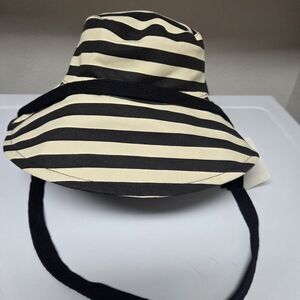 Steve Madden Women's Black and White Striped Hat